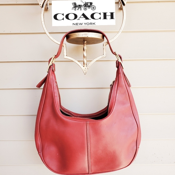 Coach Handbags - VTG Coach Leather Purse